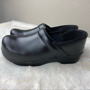 Dansko Professional Cabrio Clogs 41